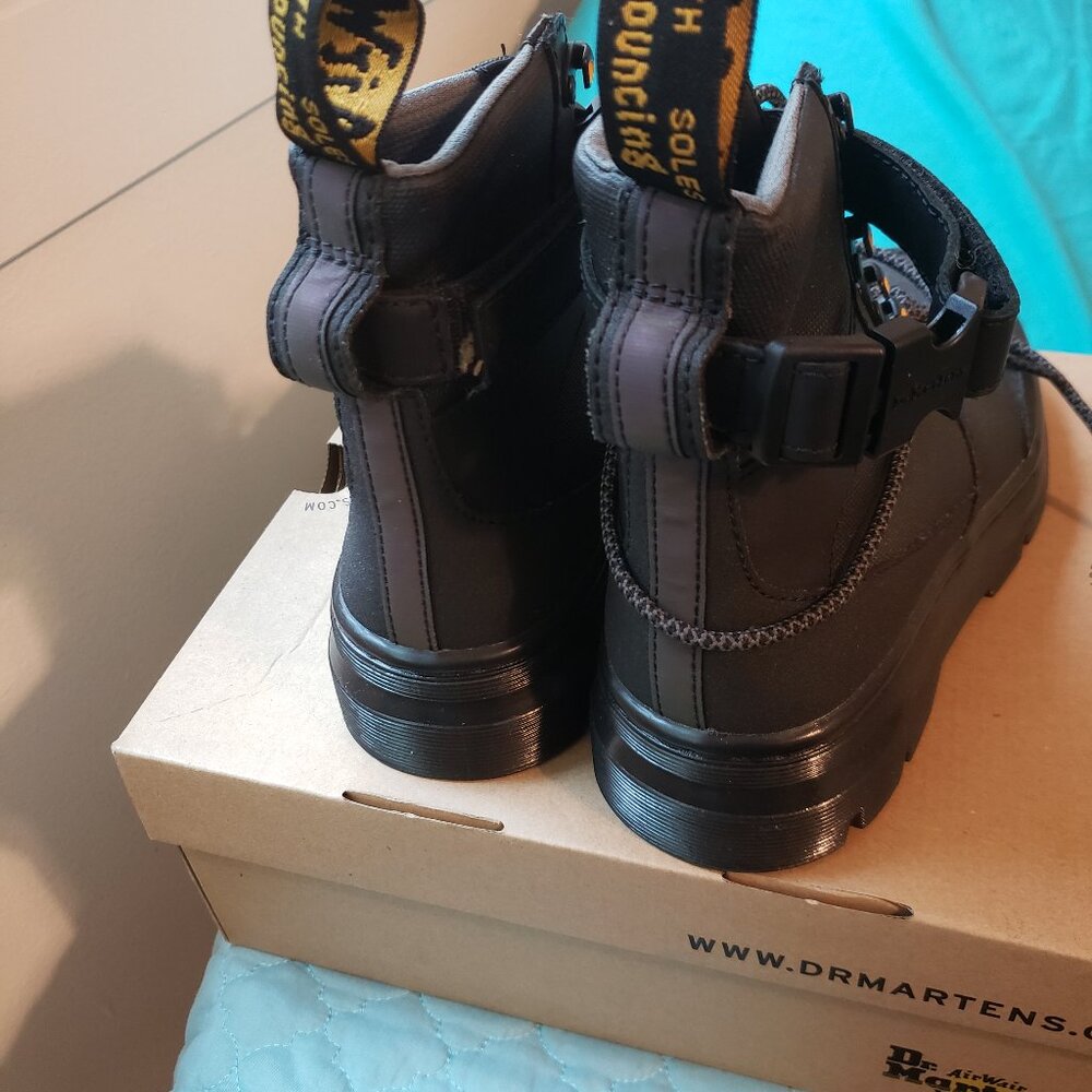 Doc Martens boots (like new)